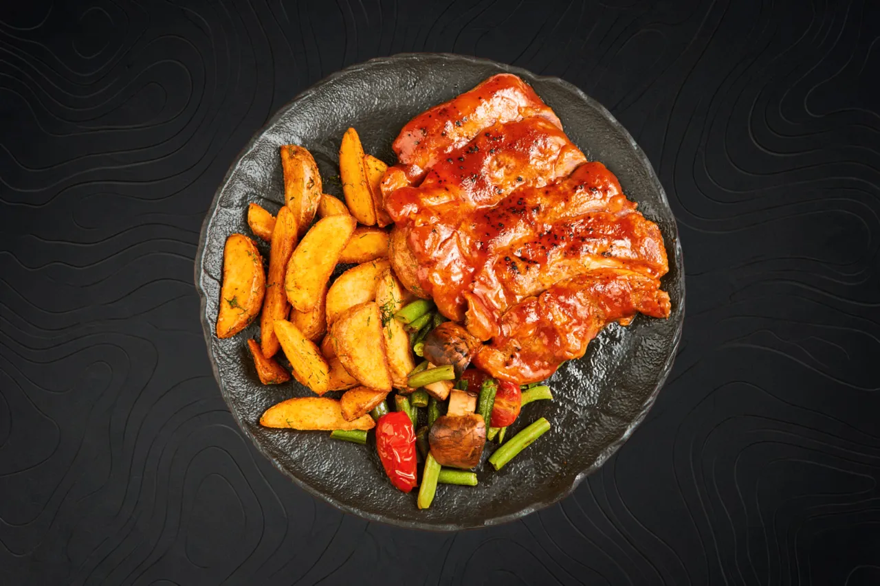 Свинина с соусом BBQ